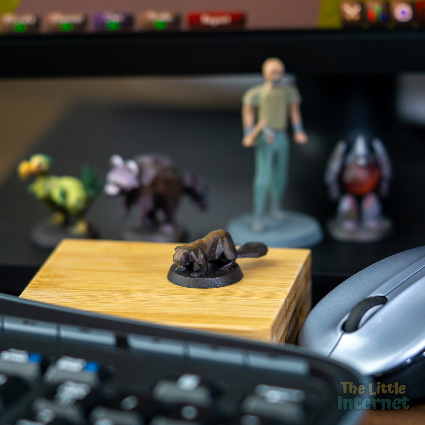 Chuck the Beaver Woodcutting Pet Full Color 3D Printed Oldschool RuneScape Miniature Figurine - Fan Art, OSRS Merchandise Memorabilia, Gamer Home Decor, Resin Desk Display, Game Shelf Accessory, Collectible Trophy, Replica Model, nerdy gift idea him